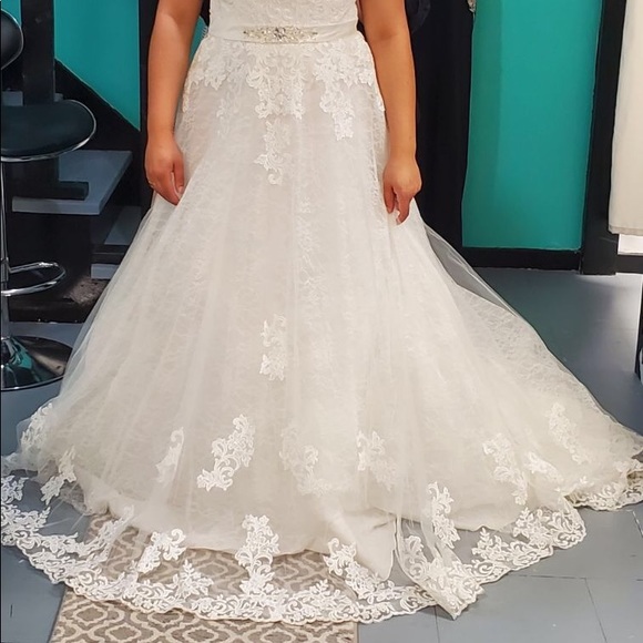 New with tags never worn. Bought for my wedding I’m unable to wear it. - Picture 6 of 8